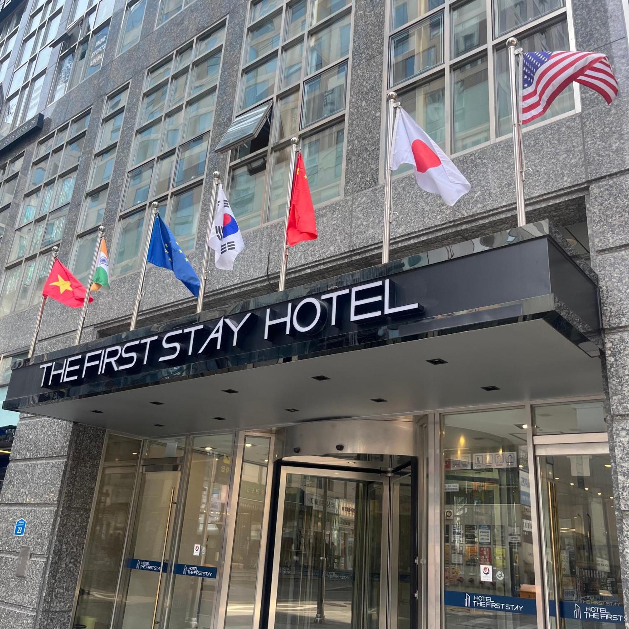 The First Stay Hotel Сеул Экстерьер фото
